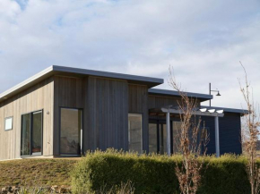 Wanaka Views - Wanaka Holiday Home